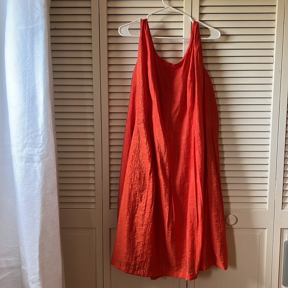 Summery orange dress with pockets!